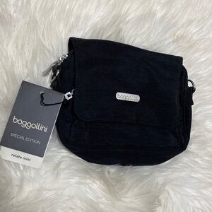 Baggallini Black Mini Crossbody with Front Flap